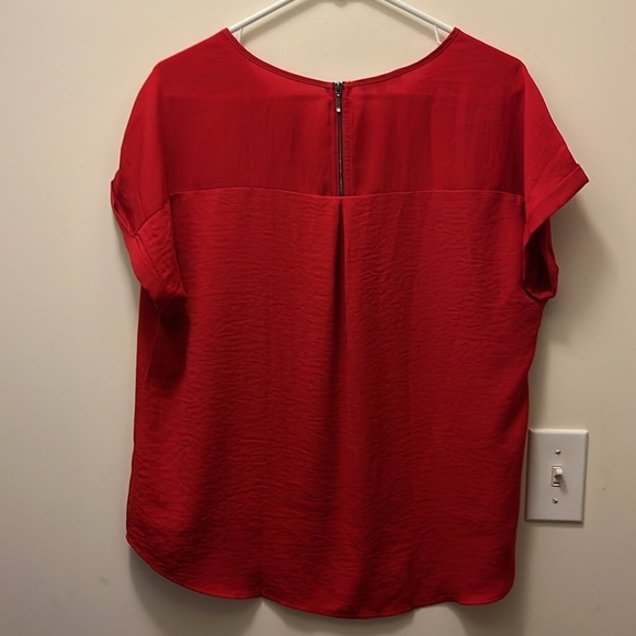 Maurice’s Red Women's dressy short sleeve top  size small - Picture 4 of 9